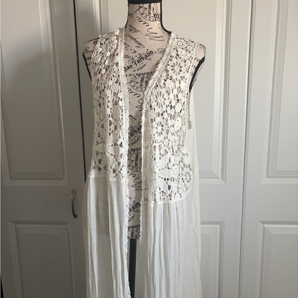 Ultra Pink White Lace Vest